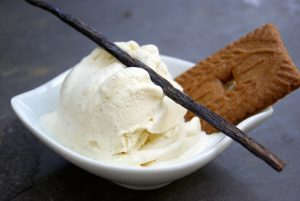 Lire la suite à propos de l’article Comment faire de la crème glacée à la vanille